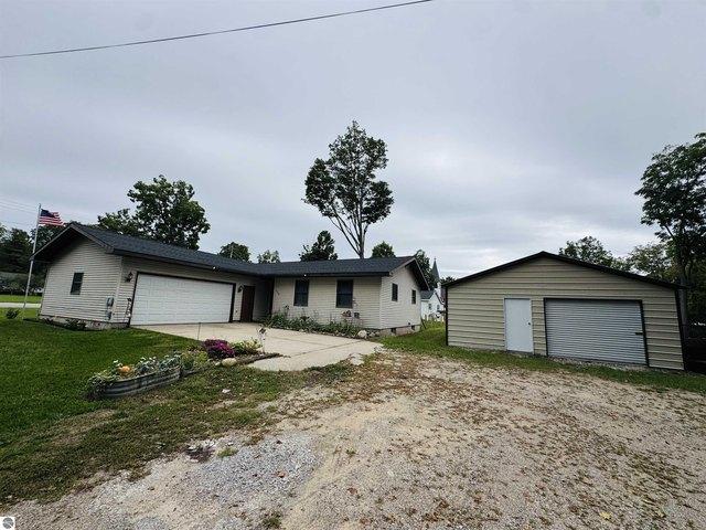 House for sale in Luther, Lake County