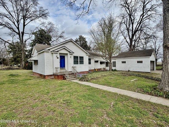 House for sale in Benoit, Mississippi