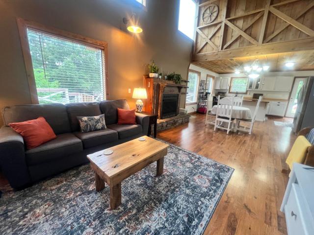 House for sale in Thayer, Missouri