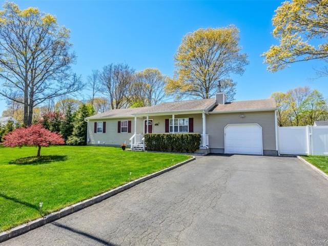 House for sale in Centereach, New York