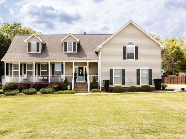House for sale in Pelzer, South Carolina