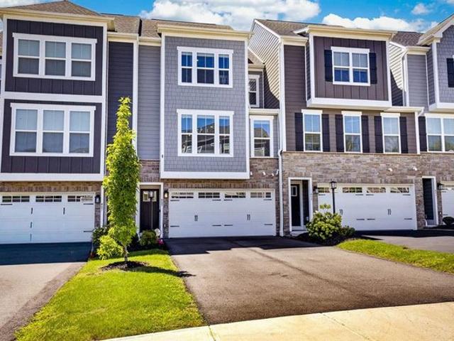 Townhouse for sale in Canonsburg, Pennsylvania