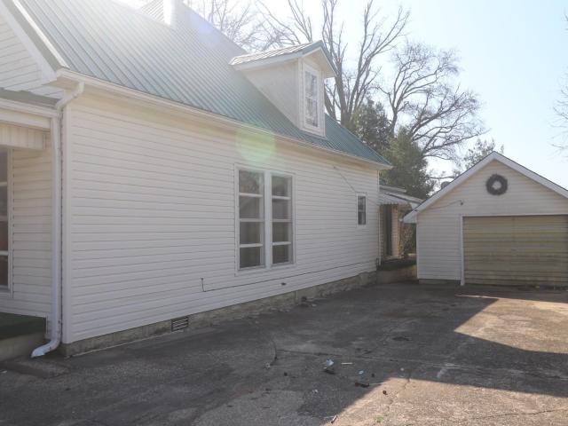 House for sale in Loogootee, Indiana