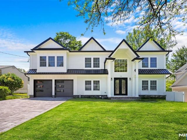 House for sale in River Edge, New Jersey