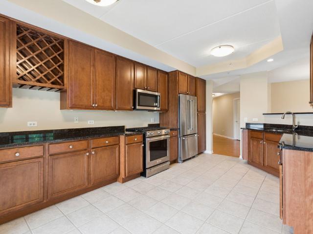 Condo for sale in Lincolnshire, Illinois