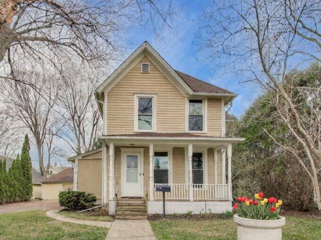 House for sale in Mchenry, Illinois