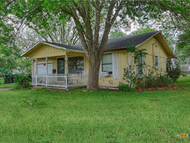House for sale in Moulton, Texas