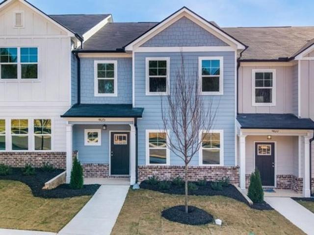Townhouse for sale in Conyers, Rockdale County