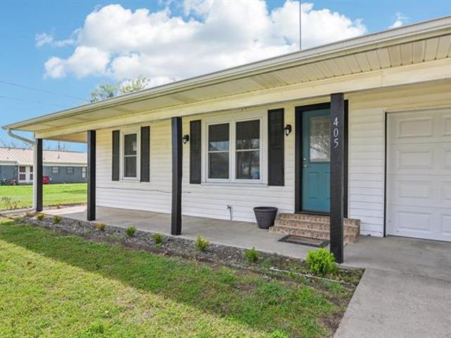 House for sale in Leonard
