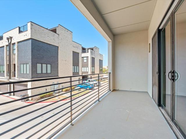 Townhouse for sale in Farmers Branch