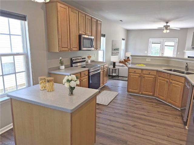 House for sale in Deep River, High Point