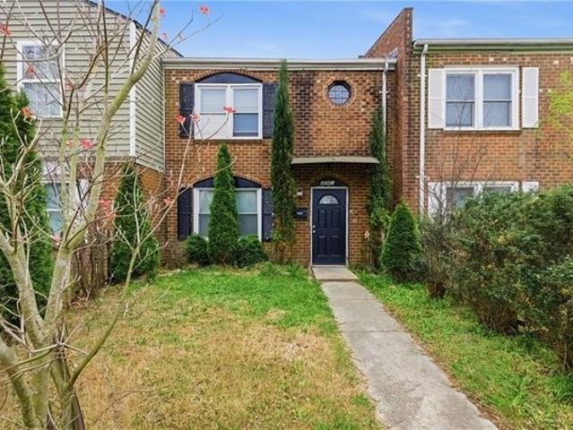 Townhouse for sale in Virginia