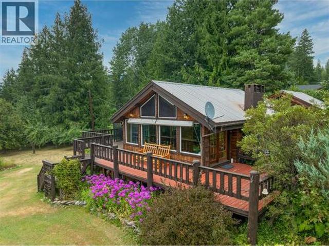 House for sale in Eagle Bay, British Columbia