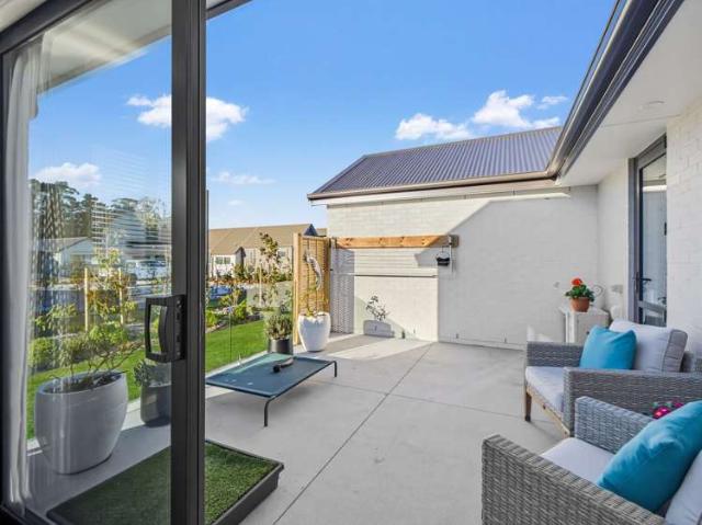 Apartment for sale in Woodend, Canterbury