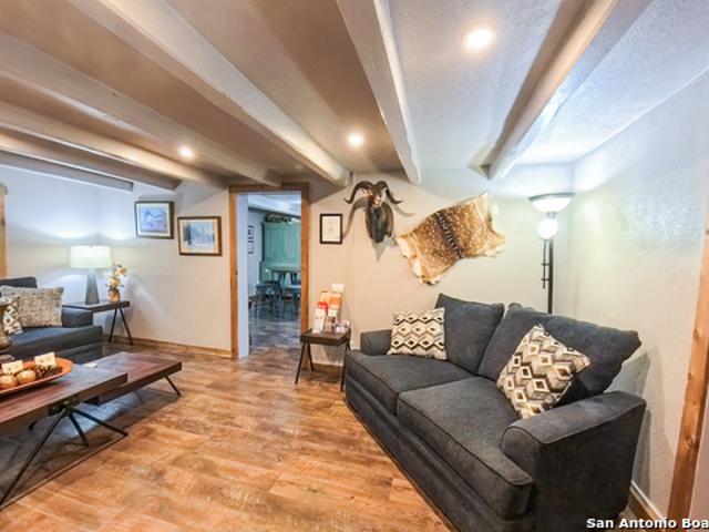 House for sale in Bandera