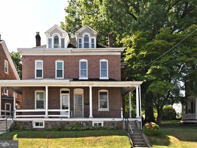 Townhouse for sale in Chester, Pennsylvania
