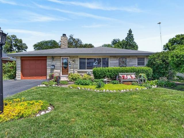 House for sale in Wauconda, Illinois
