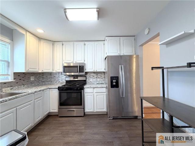 Condo for sale in Orchard Heights, East Brunswick Township