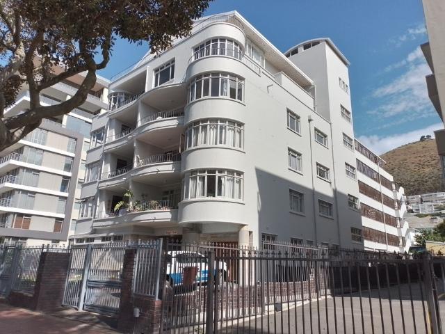 Apartment for rent in Green Point, Cape Town