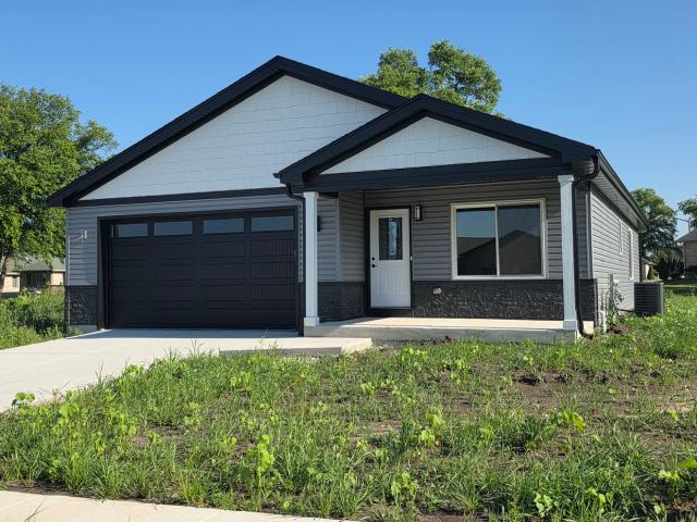 House for sale in Grant Park, Illinois