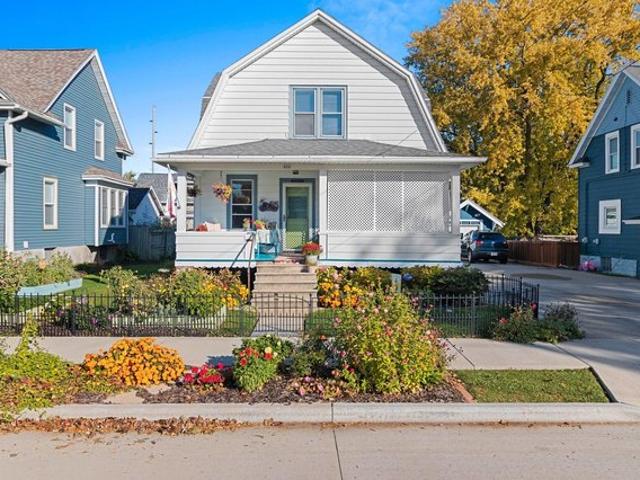 House for sale in Oshkosh, Winnebago County
