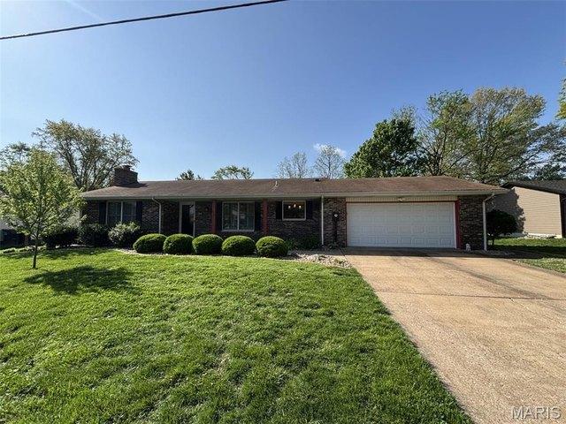 House for sale in Mascoutah, Illinois