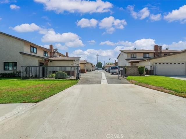 Townhouse for sale in Monrovia, Los Angeles County