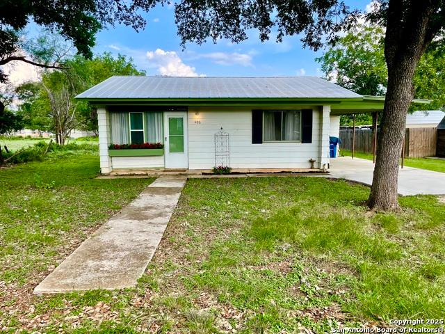House for sale in Bandera