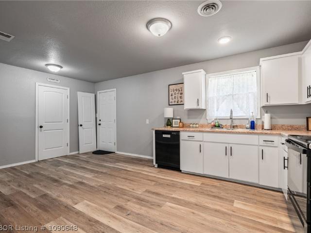 House for sale in Ark
