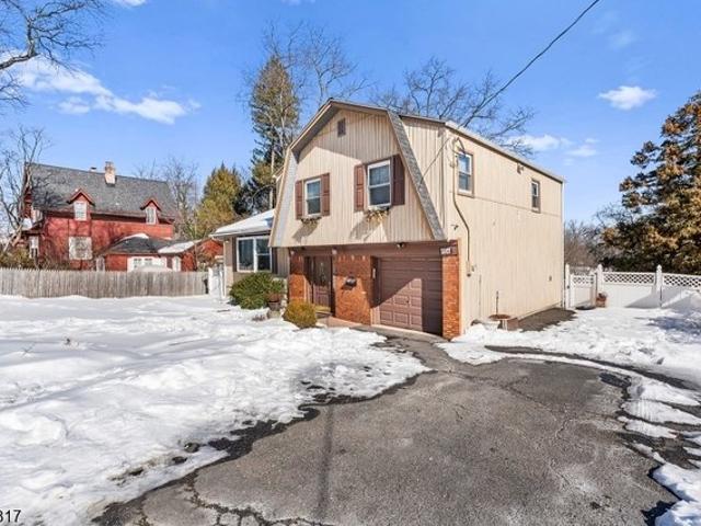 House for sale in River Edge, New Jersey