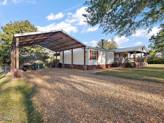 House for sale in Walnut Grove, Mississippi