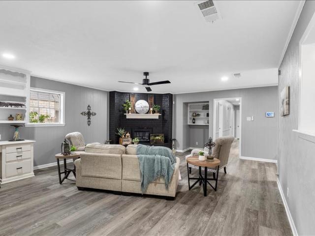 House for sale in Navarro, Texas