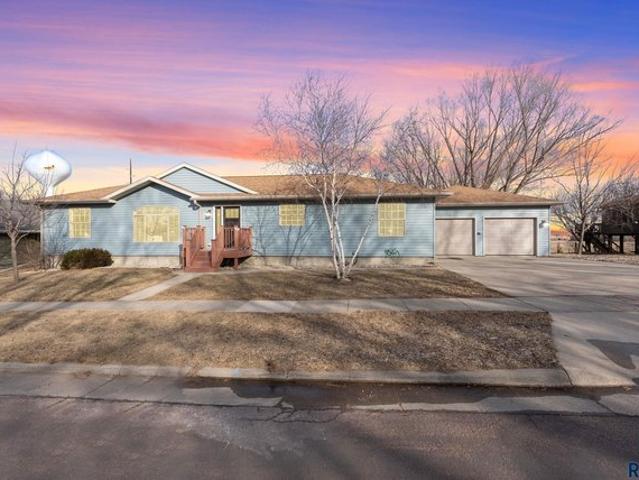 House for sale in Lennox, South Dakota