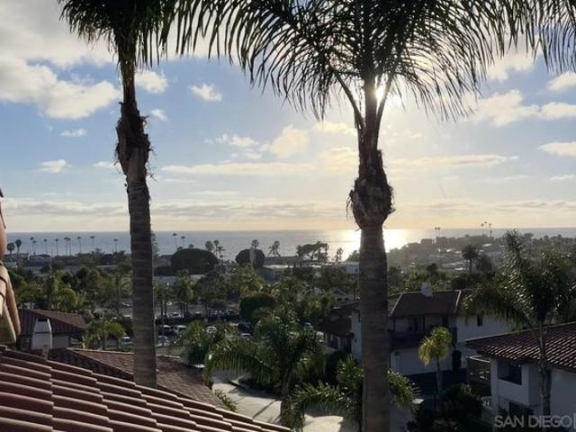 Condo for sale in Cardiff, California
