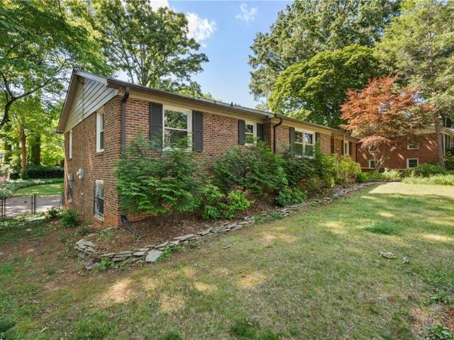 House for sale in Pfafftown, North Carolina