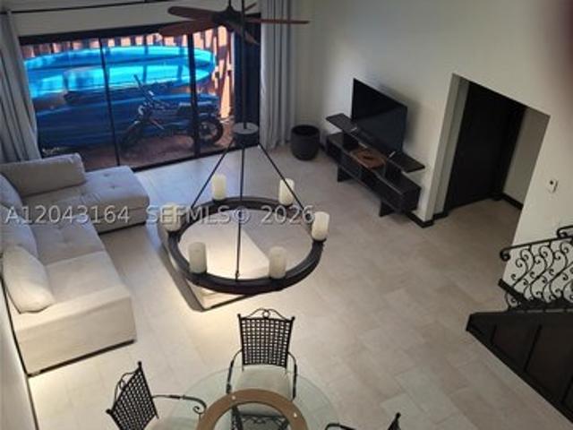 Townhouse for sale in Dania, Florida