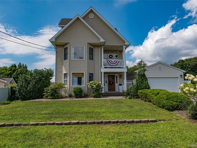 House for sale in Bohemia, New York