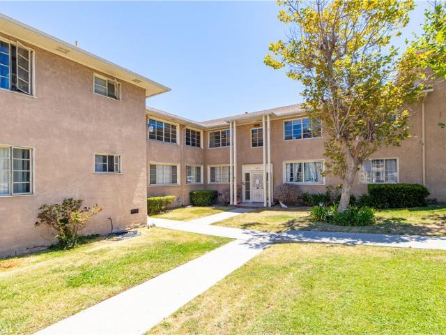 Condo for sale in Canoga Park, California
