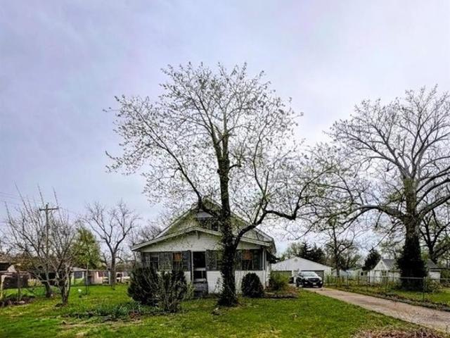 House for sale in East Saint Louis, Illinois