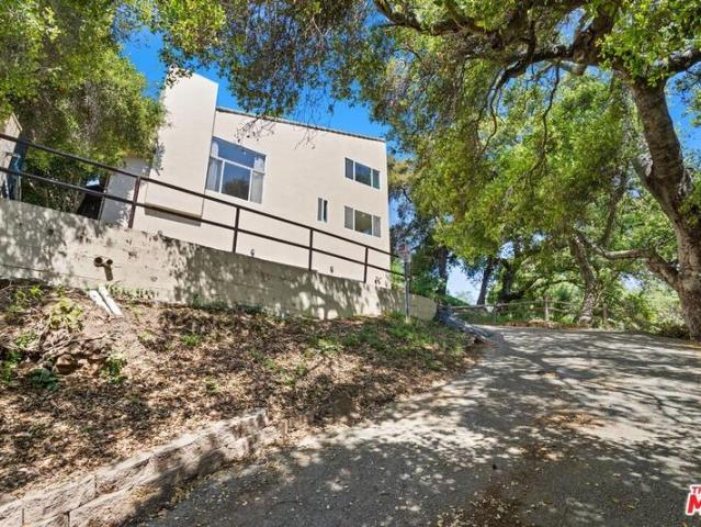 House for sale in Malibu