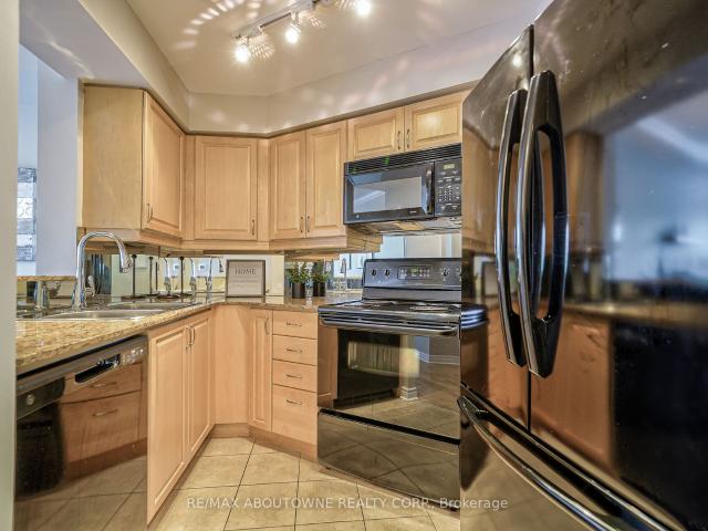 Condo for sale in Oakville, Ontario