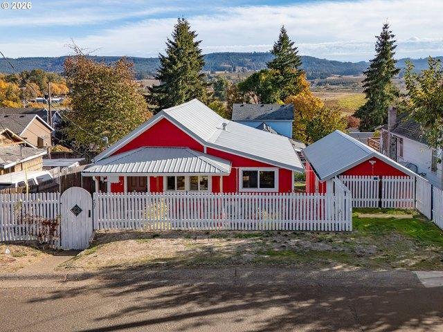 House for sale in Gaston, Washington County