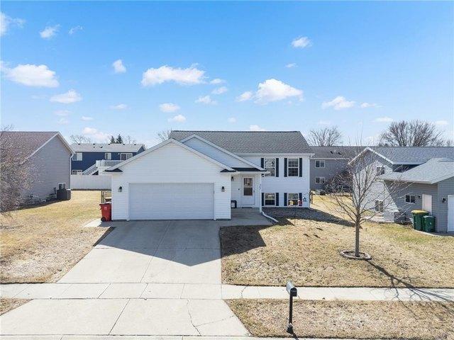 House for sale in Dodge Center, Minnesota
