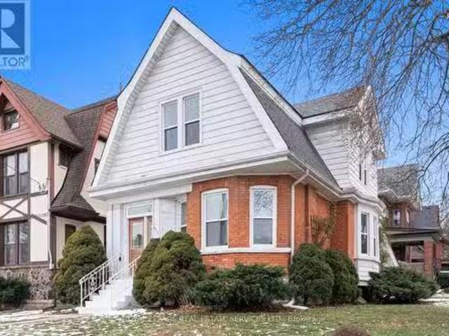 House for sale in Ancaster, Ontario