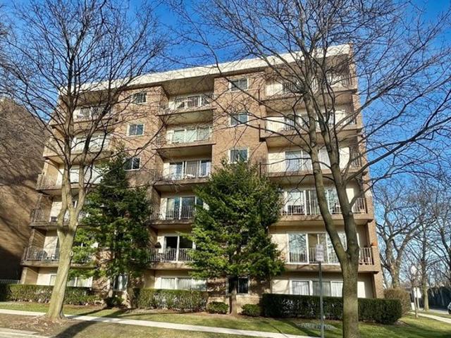 Condo for sale in River Forest, Illinois