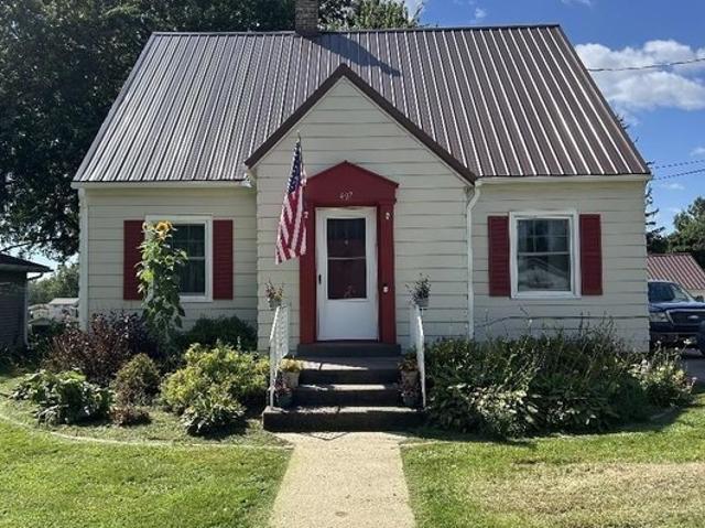 House for sale in Strawberry Point, Iowa