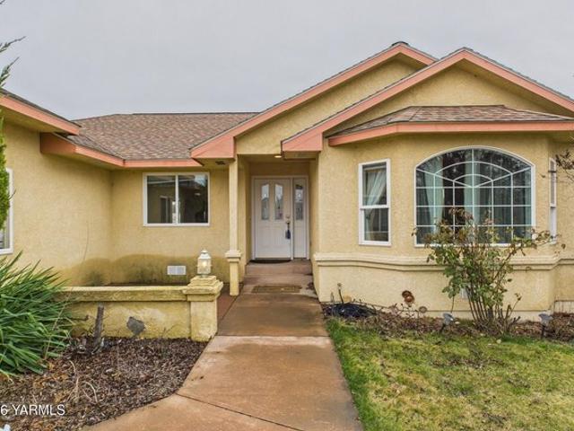 House for sale in Zillah, Washington