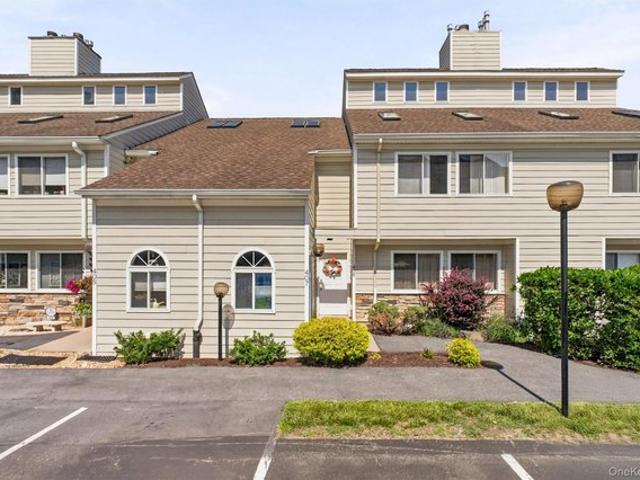 Condo for sale in Poughkeepsie, New York