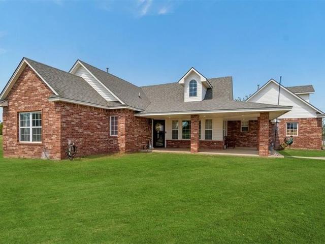 House for sale in Mcloud, Oklahoma