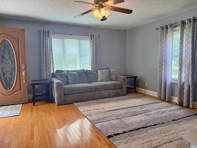 House for sale in Loogootee, Indiana